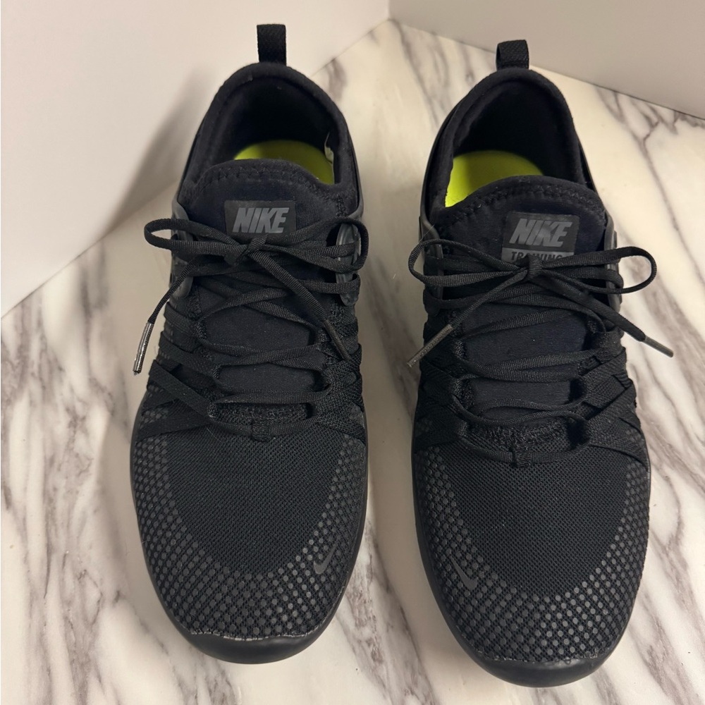Nike Black Athletic Running Shoes with Neon Green Insole